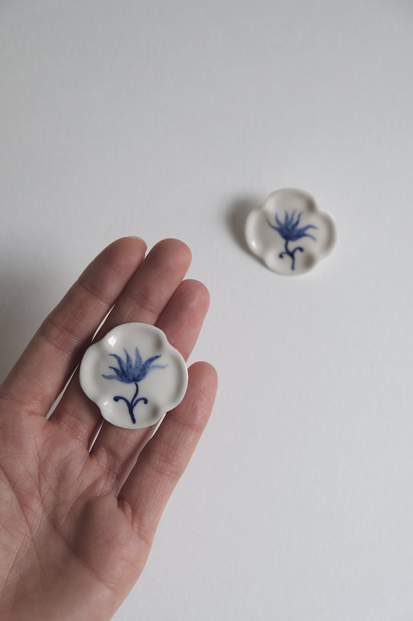 Porcelain Earrings. Floare la ureche Collection