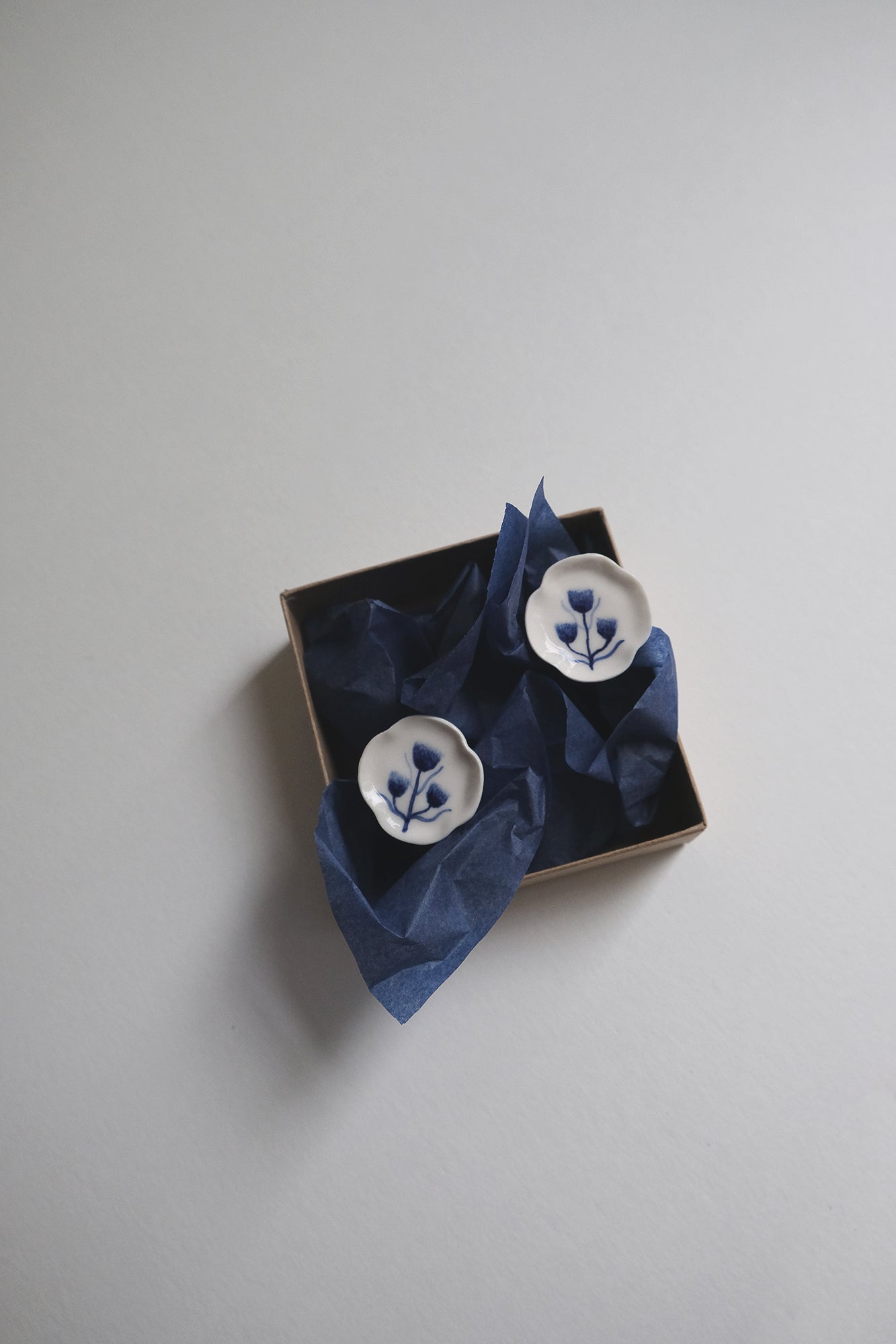 Porcelain Earrings. Floare la ureche Collection